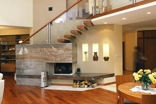 Antresola nas salonem