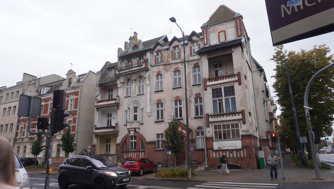 Zabytkowa kamienica w Olsztynie na sprzedaż. To największy pustostan w centrum miasta