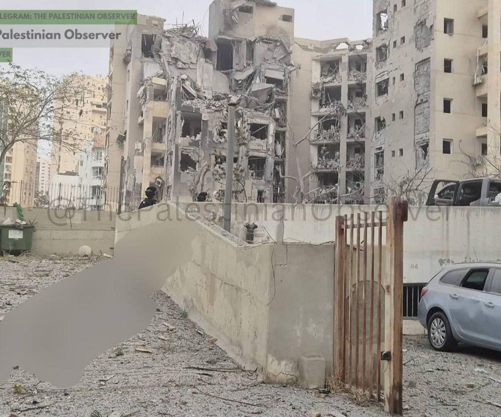 Wielki atak na Izrael! Na zdjęciach widać, jak rakieta trafia w blok