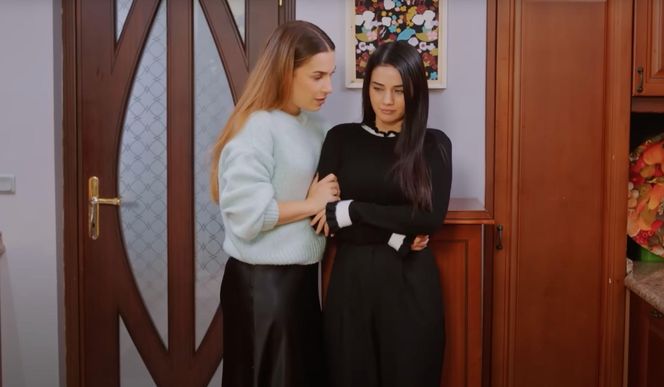 Melis awanturuje się z Feraye, a później podejrzewa, że Zeynep jest w ciąży z Cihanem.