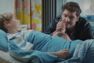 M jak miłość odc. 1838. Marcin (Mikołaj Roznerski), Szymek (Staś Szczypiński)