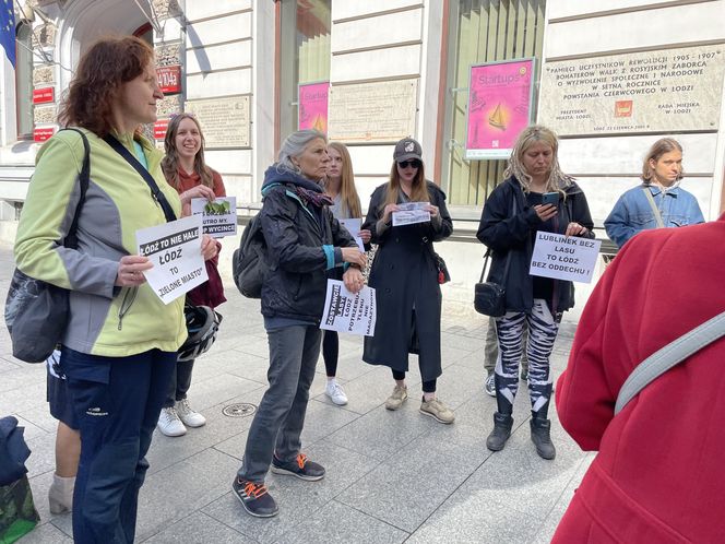 Wielki protest pod urzędem miasta w Łodzi. "Broń lasów Lublinka"