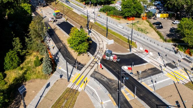 Tramwaj na Stegny w Warszawie w przeddzień otwarcia