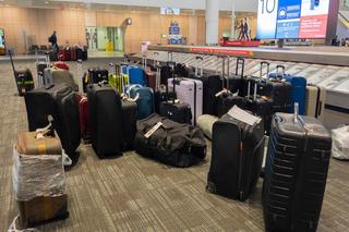 Karuzela bagażowa wciągnęła kobietę