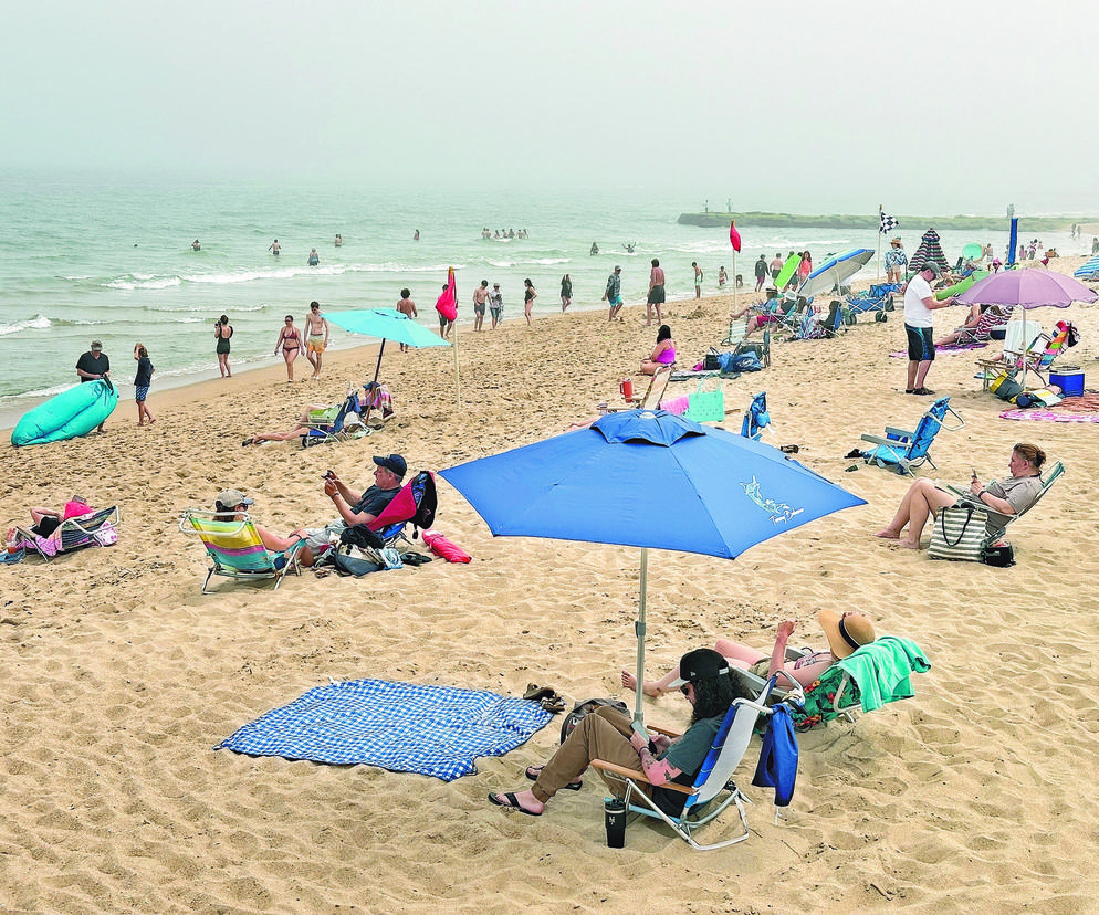 Po latach wpuścili ludzi na plażę