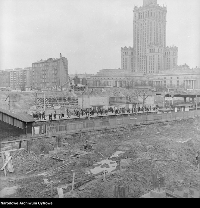 Budowa dworca Warszawa Centralna na początku lat 70.