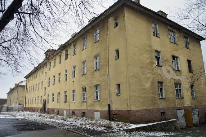 Przetarg na koszarowiec
