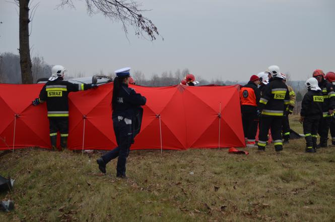 Śmiertelny wypadek na dk 74. Nie żyje kobieta