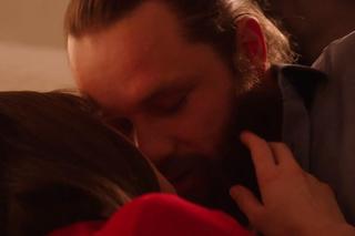 M jak miłość odc. 1799. Ania (Alina Szczegielniak), Robert (Kamil Drężek)