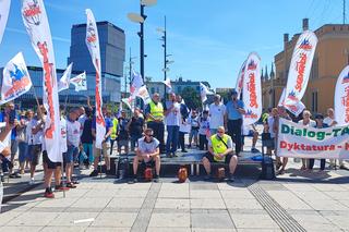 Protest pracowników PKP Cargo we Wrocławiu. Pracę ma stracić prawie 400 osób 