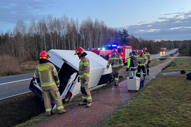 Wypadek z udziałem busa w Fałkowie pod Końskimi