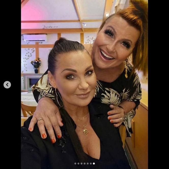 Photoshop poszedł za daleko? Fani nie poznali Skrzyneckiej i Pavlović