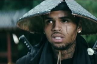 Chris Brown - Autumn Leaves. Wokalista R&B w nowym teledysku przebrany za samuraja [VIDEO]