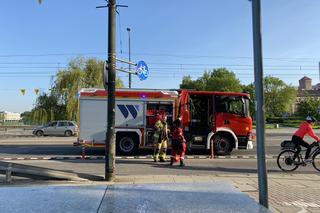 Akcja ratunkowa na Moście Grunwaldzkim w Krakowie. Młoda dziewczyna wypadła z mostu