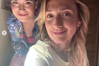 Barwy szczęścia po wakacjach 2023. Asia (Anna Gzyra), Agata (Natalia Zambrzycka)