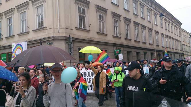 21 postulatów na krakowskim Marszu Równości, narodowcy odpowiedzieli swoimi hasłami.