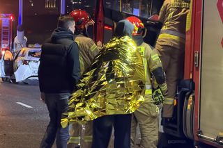 Sportowy mercedes warty 1,5 miliona roztrzaskany na moście Świętokrzyskim