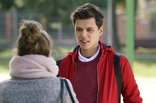 Barwy szczęścia odc. 2020. Oliwka (Wiktoria Gąsiewska), Kacper (Jakub Szlachetka)