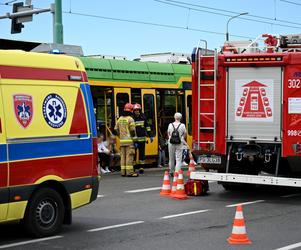 Dwa tramwaje zderzyły się 8 bm. na ul. Hetmańskiej w Poznaniu. Poszkodowanych zostało 15 osób. Jedna jest w stanie ciężkim