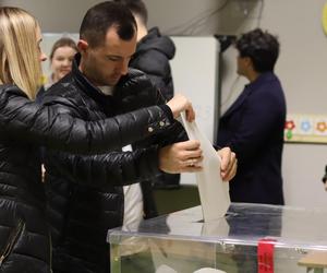 W wielu miejscach trzeba czekać nawet godzinę! Tak głosują lublinianie