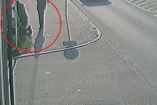 Biała Podlaska. Wandale niszczą banery wyborcze. Policja ma nagrania z monitoringu