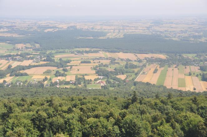 Piękne Góry Świętokrzyskie widziane ze słynnej wieży