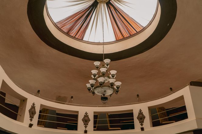 Dom Igloo w Aninie czyli część hotelu "Noclegi Ufo"
