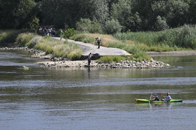 Alarm! Wisła wysycha na naszych oczach. Katastrofalny poziom wody w Warszawie
