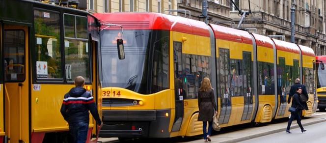 Zderzenie tramwajów na Bródnie. Sprawdź zmiany w komunikacji miejskiej!