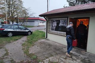 Hazard w warzywniaku. Szyld nie zmylił mundurowych