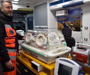 Nowoczesny ambulans do przewożenia noworodków w Olsztynie. Trafił do stacji pogotowia ratunkowego