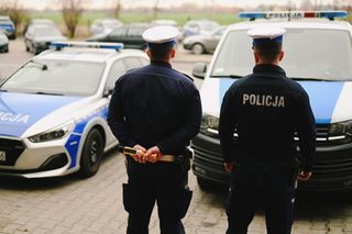 Pijany dziadek chciał odebrać wnuczka ze szkoły. Uniemożliwił mu to policjant po służbie