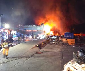 Pożar w zakładzie przetwórstwa odpadów koło Bełchatowa
