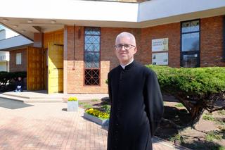 Lublin. Darmowy autobus dowozi wiernych pod drzwi kościoła. Pomysł proboszcza to HIT!