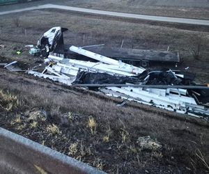 Tragiczny wypadek na Podkarpaciu. Z TIR-a zostały tylko strzępy 