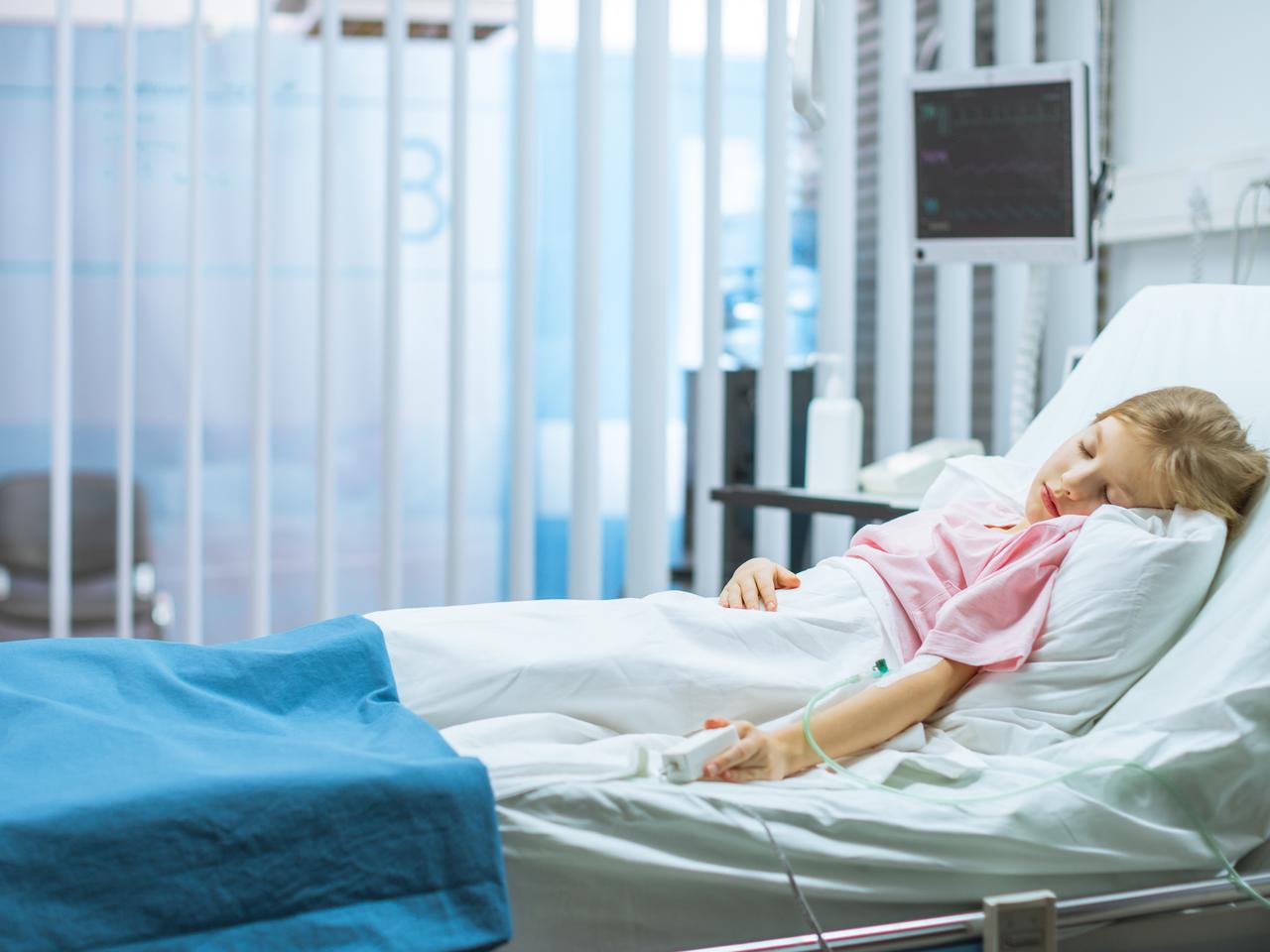 Czy rodzice mogą przebywać z dzieckiem w szpitalu w czasie epidemii?