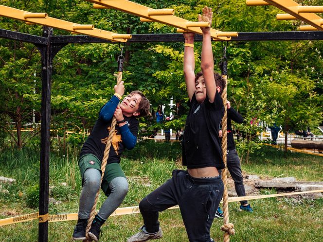 Runmageddon Kids rozgrzał Chorzów. 330 młodych zawodników pokonywało przeszkody