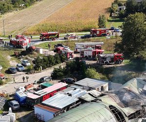 Płonie wielka hala pod Warszawą