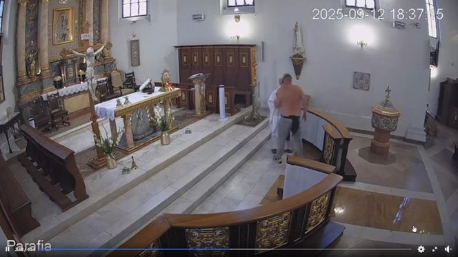 Półnagi mężczyzna przerwał mszę. Krzyczał, był agresywny