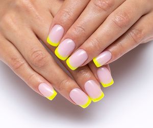 Modne paznokcie na ten sezon! Postaw na ten manicure - kolory i kształty