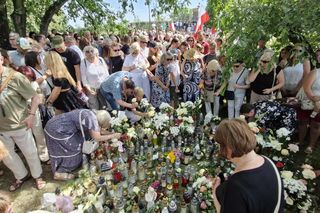 Marsz Milczenia dla Klaudii w Toruniu. „Niech nasza cisza przemówi głośniej niż słowa” [GALERIA]