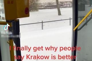 Autobus miejski gnał z pasażerami przy otwartych drzwiach. Przerażające sceny na Ursynowie