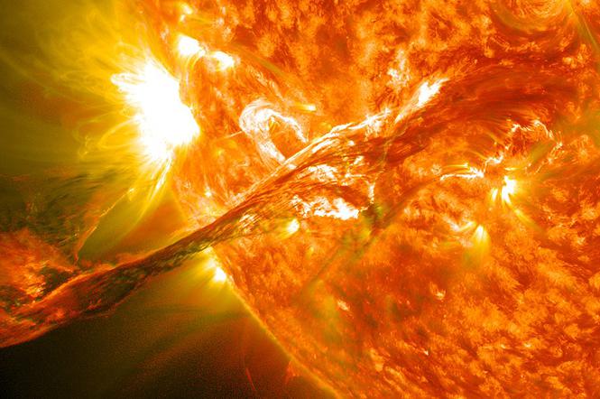 Wybuchy słoneczne są imponującym widokiem