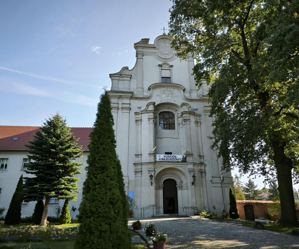 Świątynie Osiecznej – historia wiary, sztuki i przetrwania