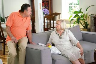 Barwy szczęścia odc. 1949. Róża (Anna Gornostaj), Zdzisio (Zbigniew Buczkowski)