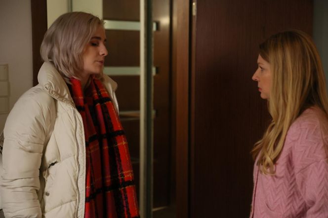Na Wspólnej odc. 3433. Nina (Liliana Jakubowska), Renata (Marta Jankowska)