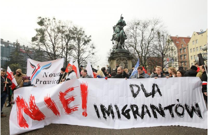 Nie! Dla imigrantów. Pod tym hasłem w Gdańsku maszerowali przeciwnicy przyjmowania do Polski uchodźców.