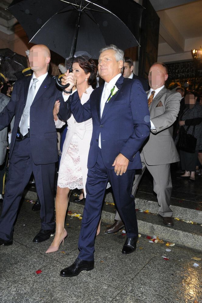 Stylizacje Agaty Dudy i Jolanty Kwaśniewskiej z okazji ślubów ich córek.