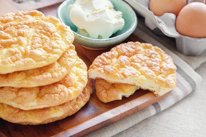 Cloud bread - jak zrobić białkowe pieczywo, hit Tik-Toka i Instagrama