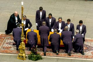 Tak wyglądał pogrzeb Jana Pawła II w Watykanie